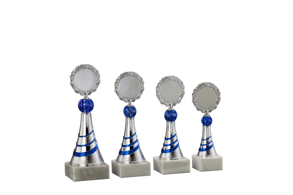 Moderner Pokal mit blau-silberner Farbgebung und Emblemhalterung 50mm