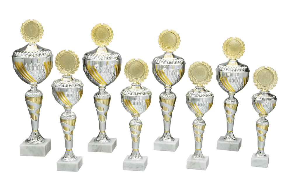 Silberfarbener Pokal mit herzförmigem Kelch und goldenen Akzenten