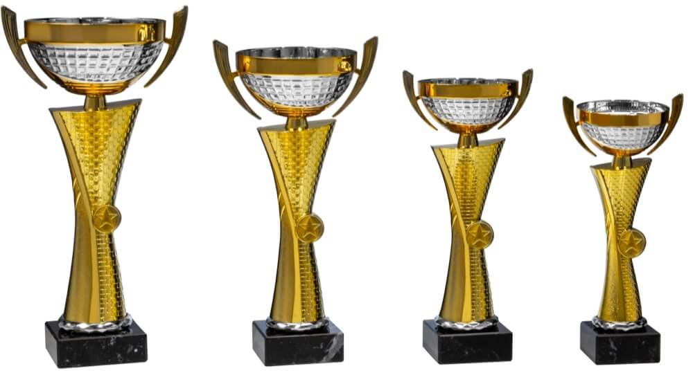 Goldfarbener Henkelpokal mit strukturiertem Kelch