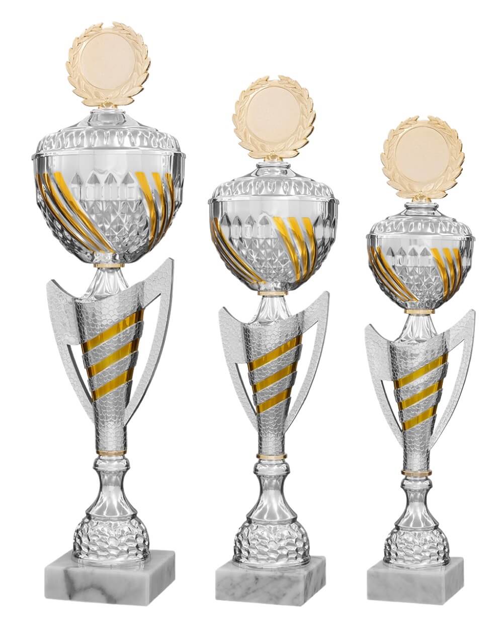 Silberfarbener Pokal mit goldenem Dekorband und festem Deckel