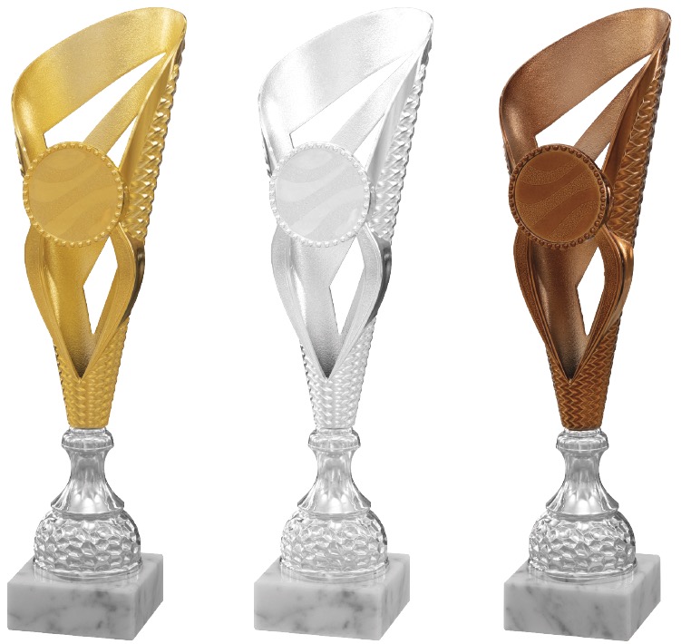 Pokal in Gold, Silber und Bronze