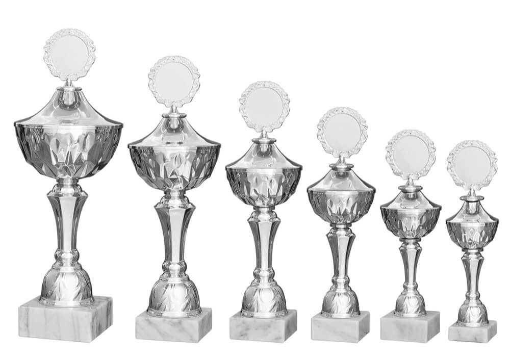 Eleganter Silberpokal mit festem Deckel