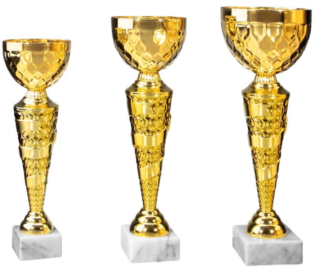 Goldfarbener Kelchpokal mit Wellenmuster