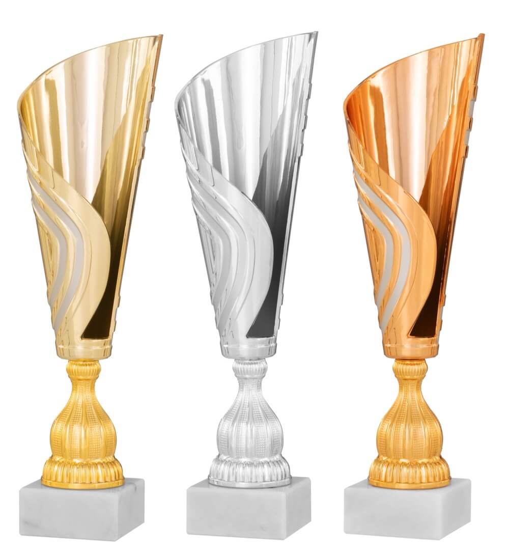 Pokal in Gold, Silber und Bronze