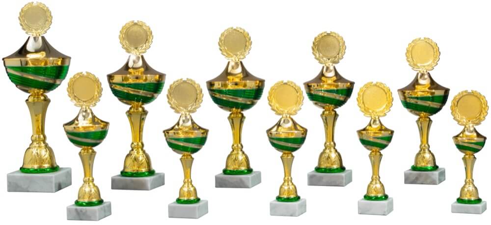 Goldener Pokal mit grünen Akzenten und losem Deckel