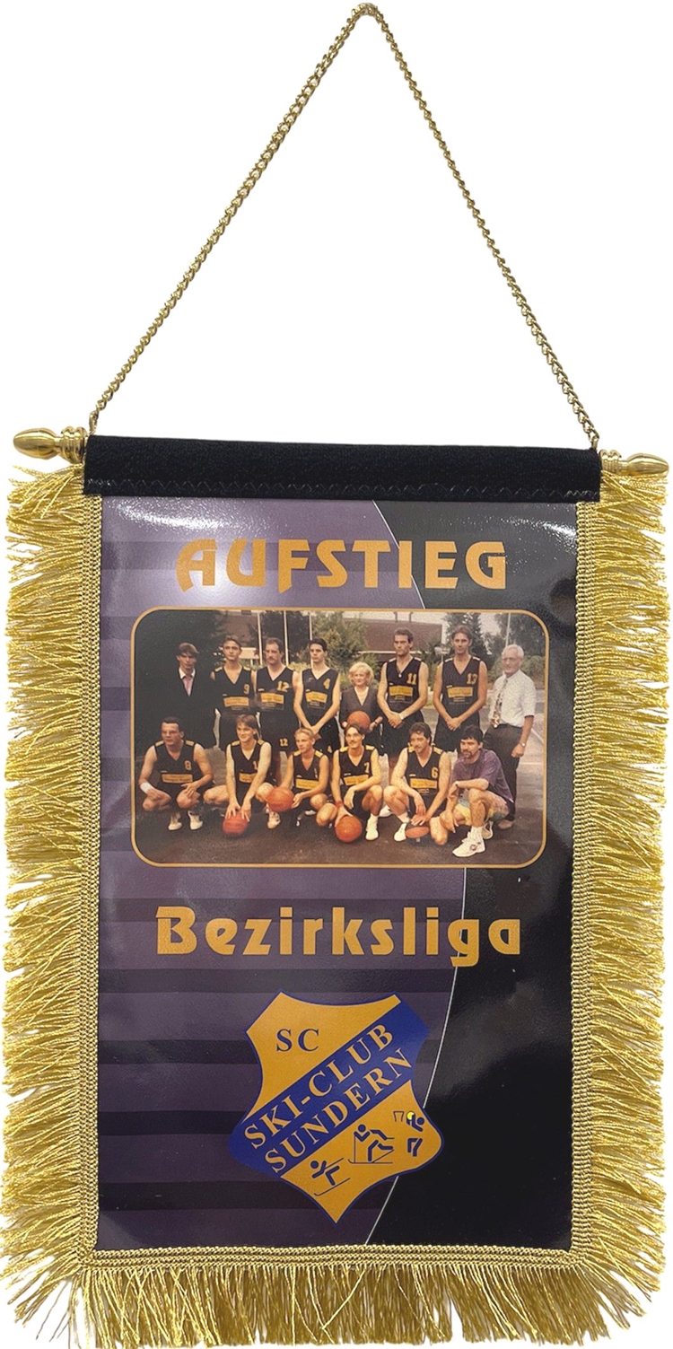 Wimpel mit Fransen und Kettenaufhängung + 2x Knöpfe